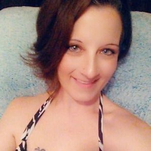 Meet your Posher, Adrienne